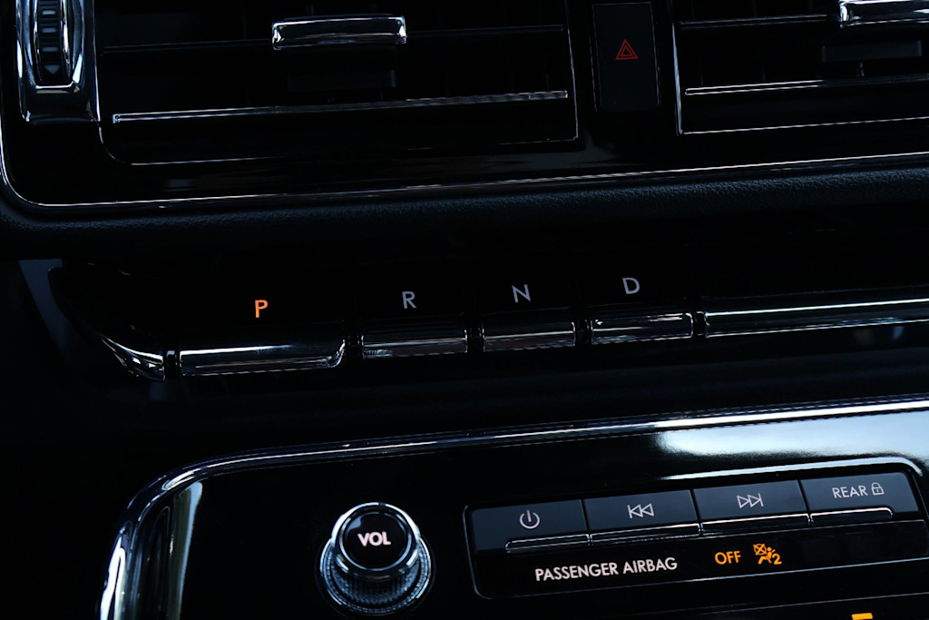 Thumbnail: 2024 Lincoln Navigator - 21
