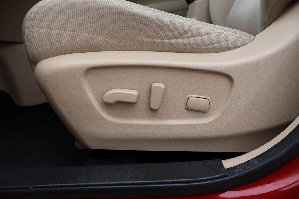 Thumbnail: 2018 Nissan Rogue - 24