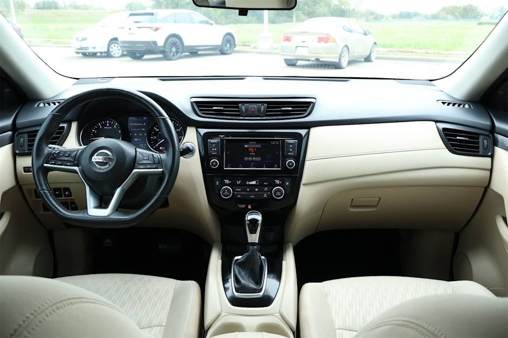 Thumbnail: 2018 Nissan Rogue - 10