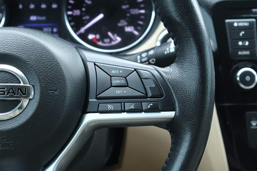 Thumbnail: 2018 Nissan Rogue - 23