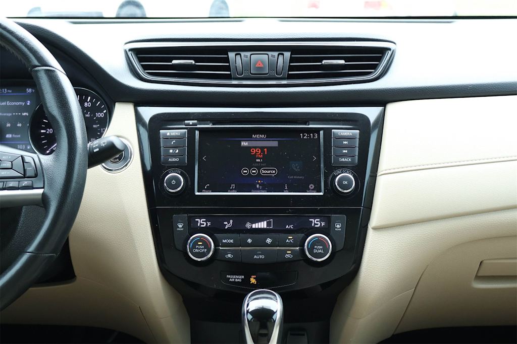 Thumbnail: 2018 Nissan Rogue - 15