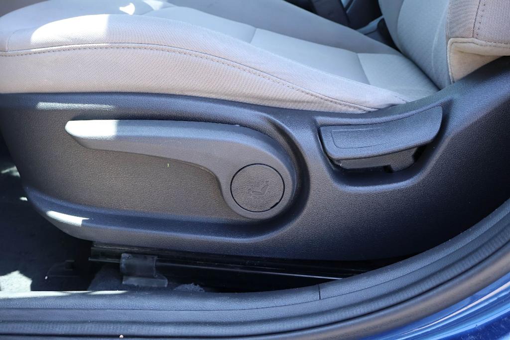 Thumbnail: 2020 Hyundai Elantra - 24