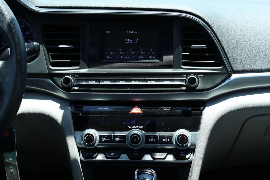Thumbnail: 2020 Hyundai Elantra - 15
