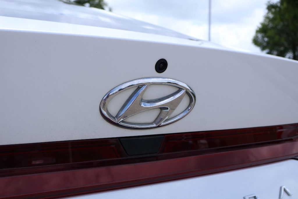 Thumbnail: 2021 Hyundai Elantra - 6