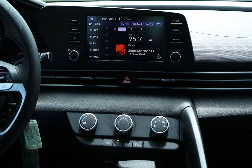 Thumbnail: 2021 Hyundai Elantra - 14