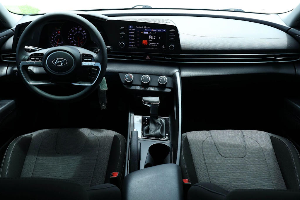 Thumbnail: 2021 Hyundai Elantra - 9