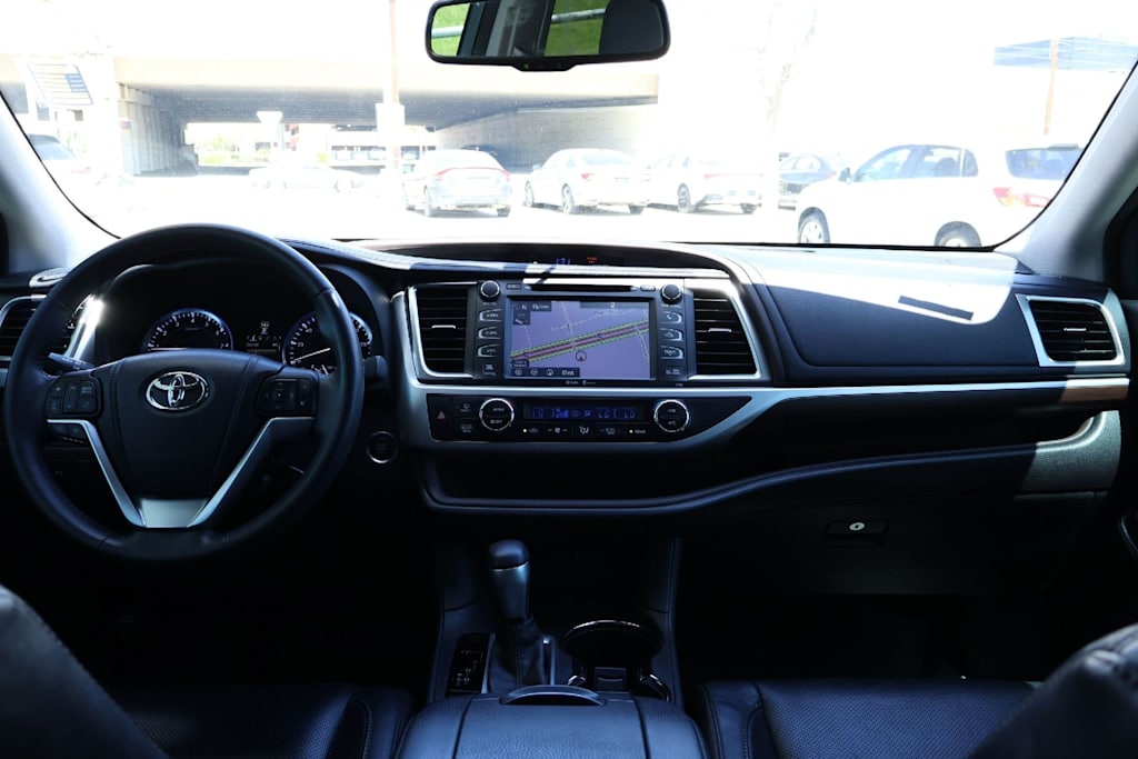 Thumbnail: 2014 Toyota Highlander - 9