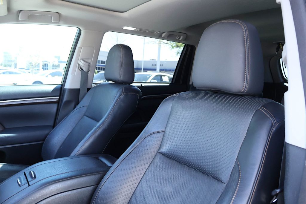 Thumbnail: 2014 Toyota Highlander - 10