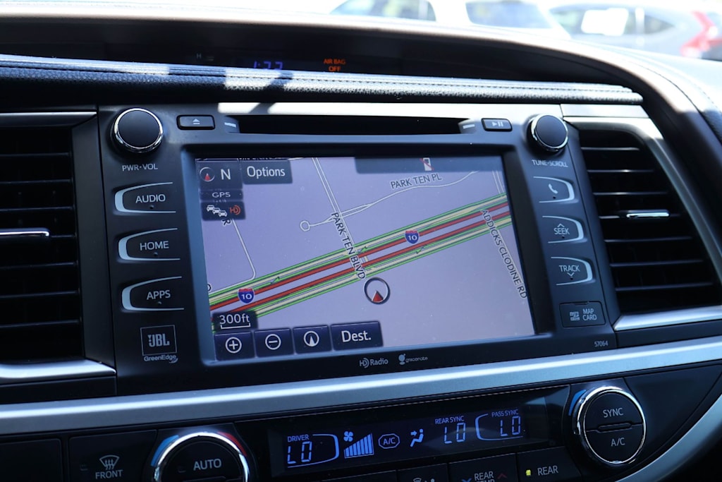 Thumbnail: 2014 Toyota Highlander - 26