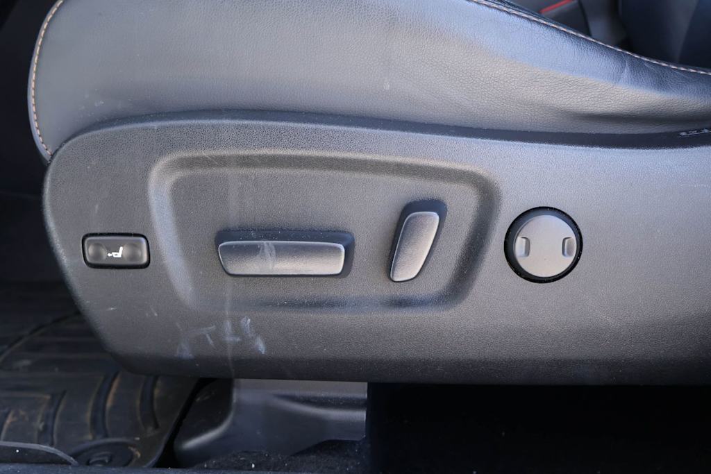 Thumbnail: 2014 Toyota Highlander - 24