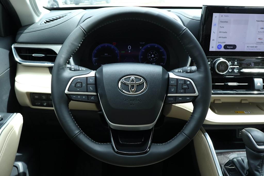 Thumbnail: 2024 Toyota Highlander - 13