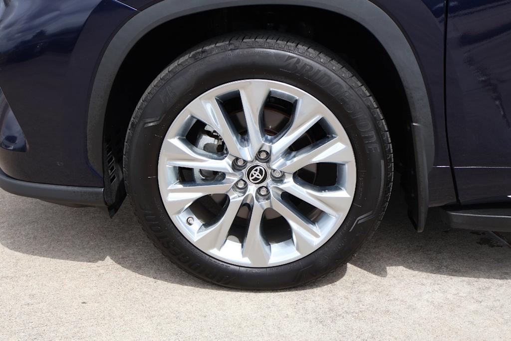 Thumbnail: 2024 Toyota Highlander - 8