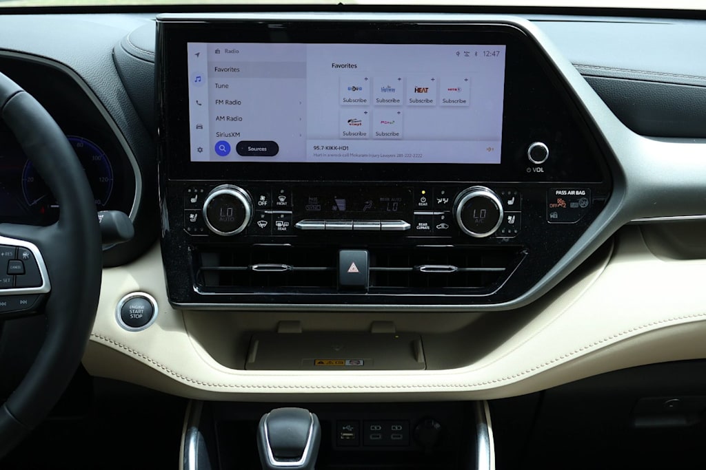 Thumbnail: 2024 Toyota Highlander - 14