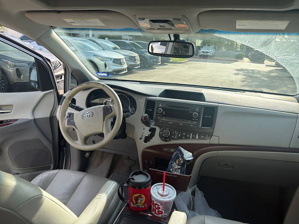 Thumbnail: 2014 Toyota Sienna - 2