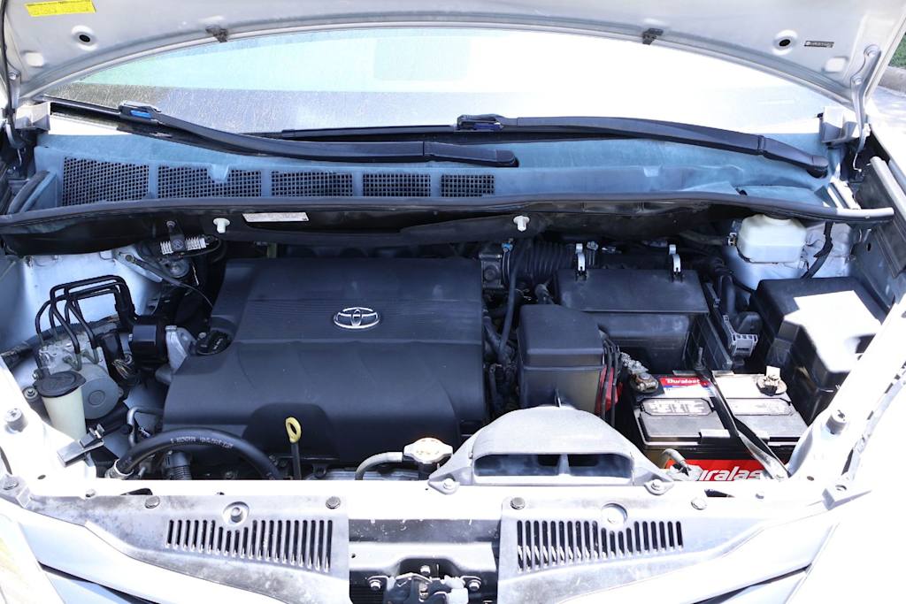 Thumbnail: 2014 Toyota Sienna - 9