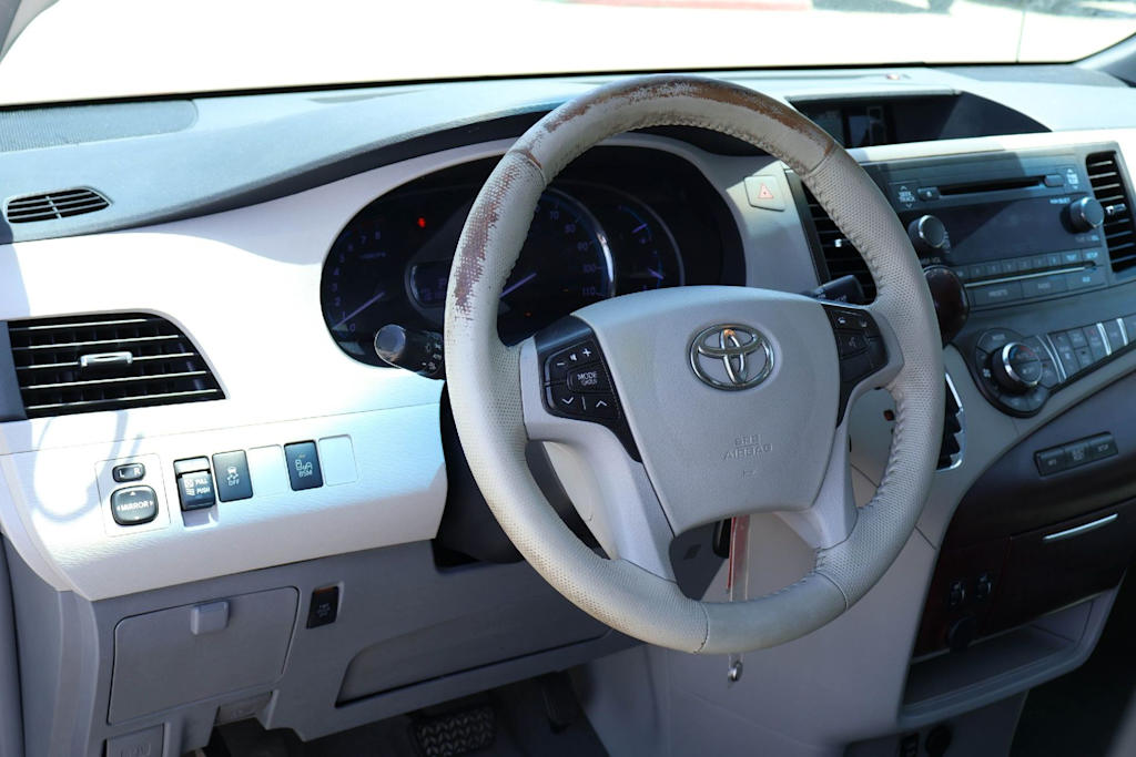 Thumbnail: 2014 Toyota Sienna - 2
