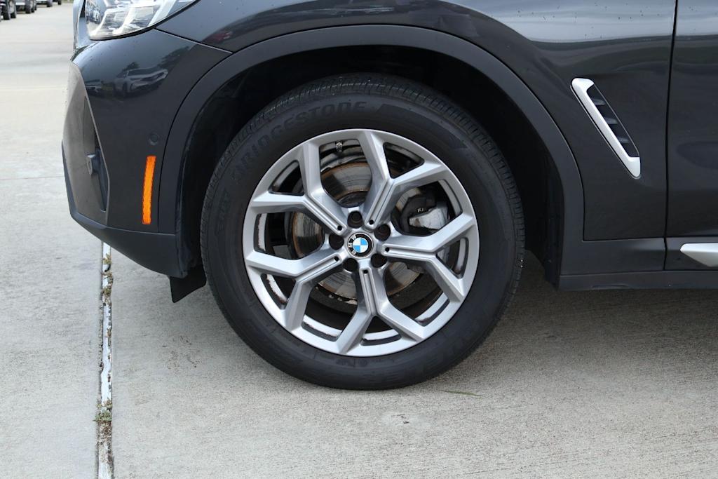 Thumbnail: 2023 BMW X4 - 8