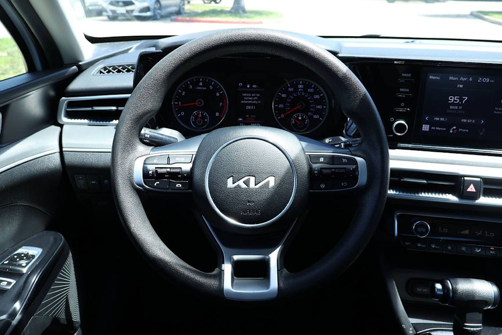Thumbnail: 2023 Kia K5 - 14