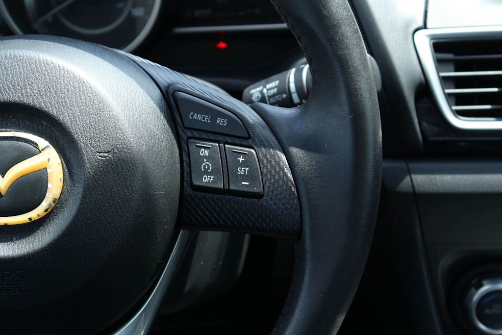 Thumbnail: 2016 Mazda Mazda3 - 23