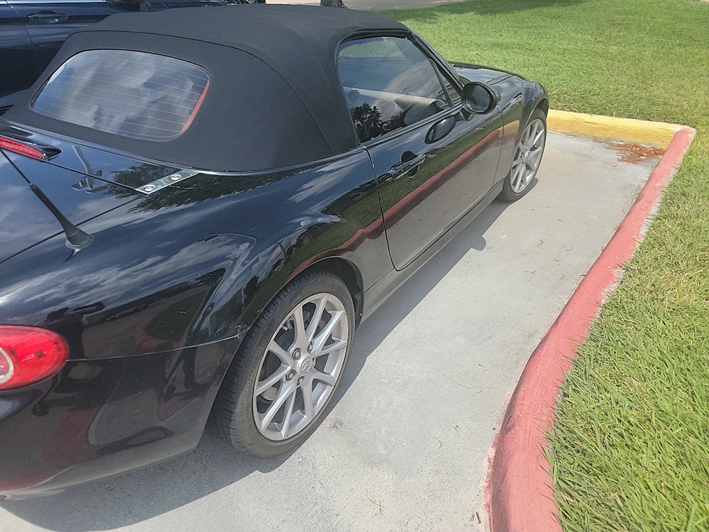 Thumbnail: 2010 Mazda MX-5 Miata - 3