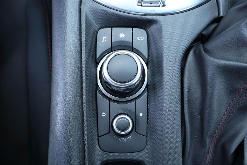 Thumbnail: 2017 Mazda MX-5 Miata - 25