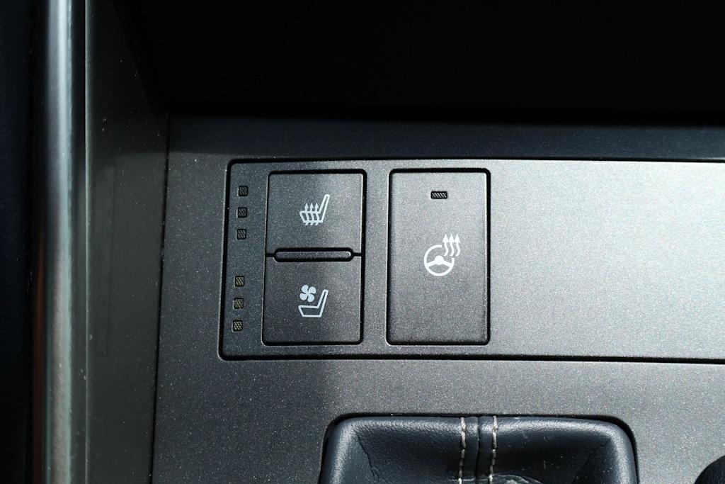 Thumbnail: 2020 Lexus IS - 25