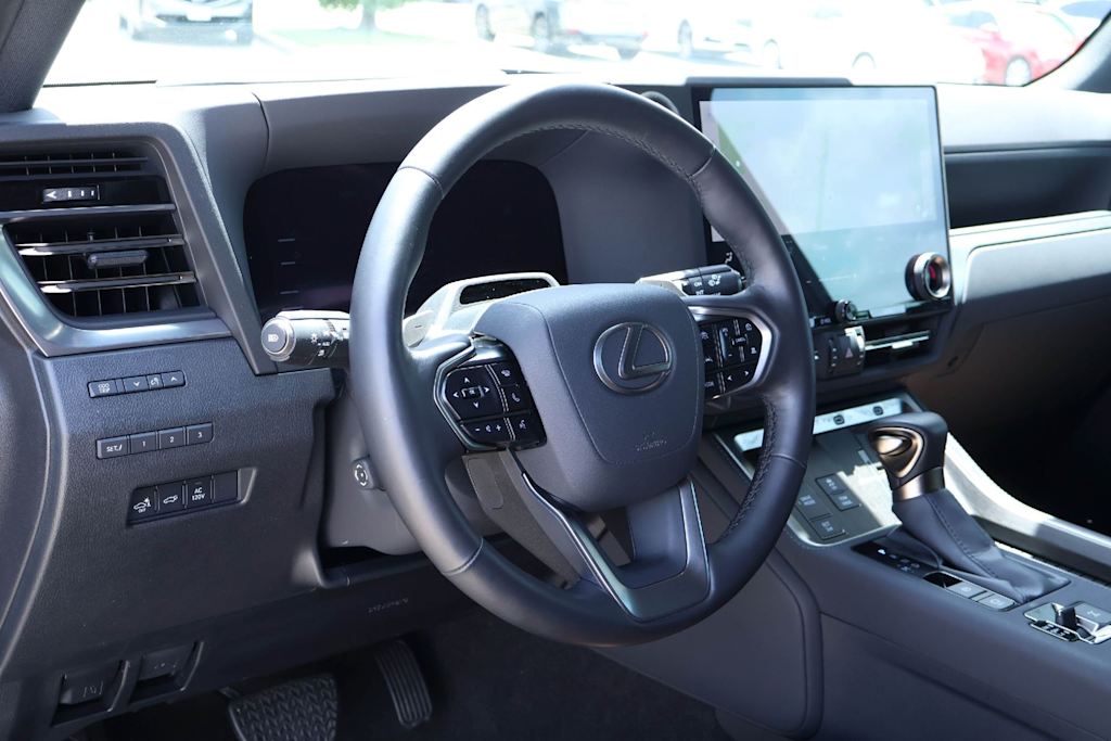 Thumbnail: 2025 Lexus ES - 2