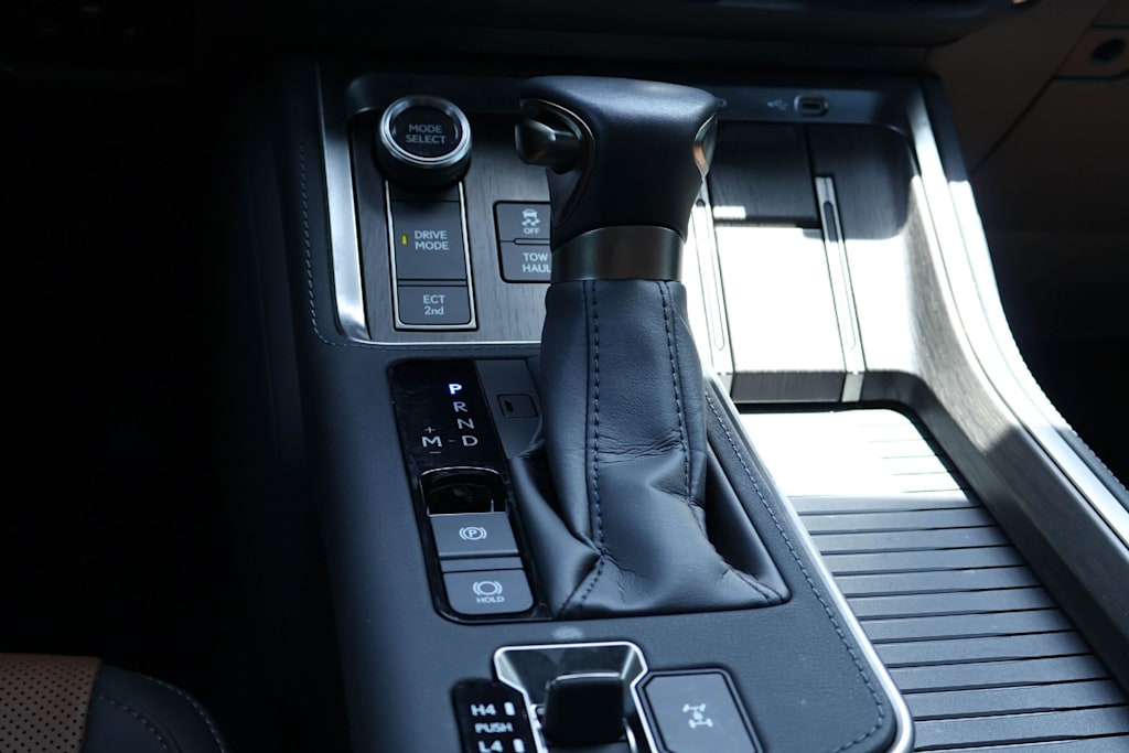 Thumbnail: 2025 Lexus ES - 16