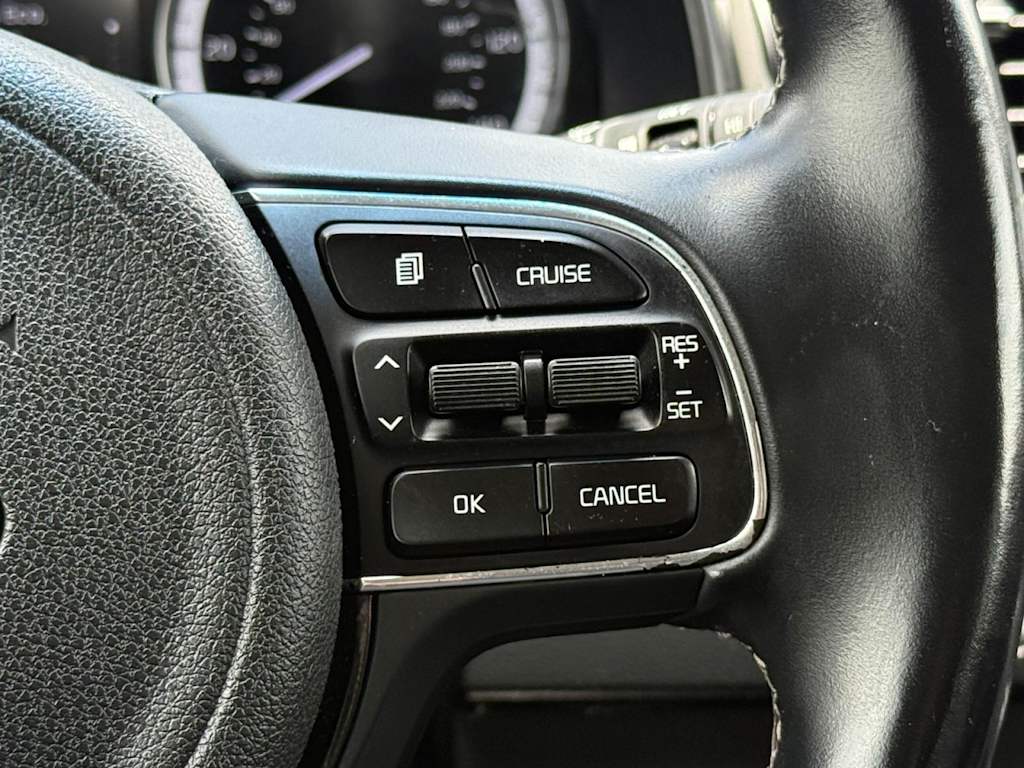 Thumbnail: 2017 Kia Niro - 23