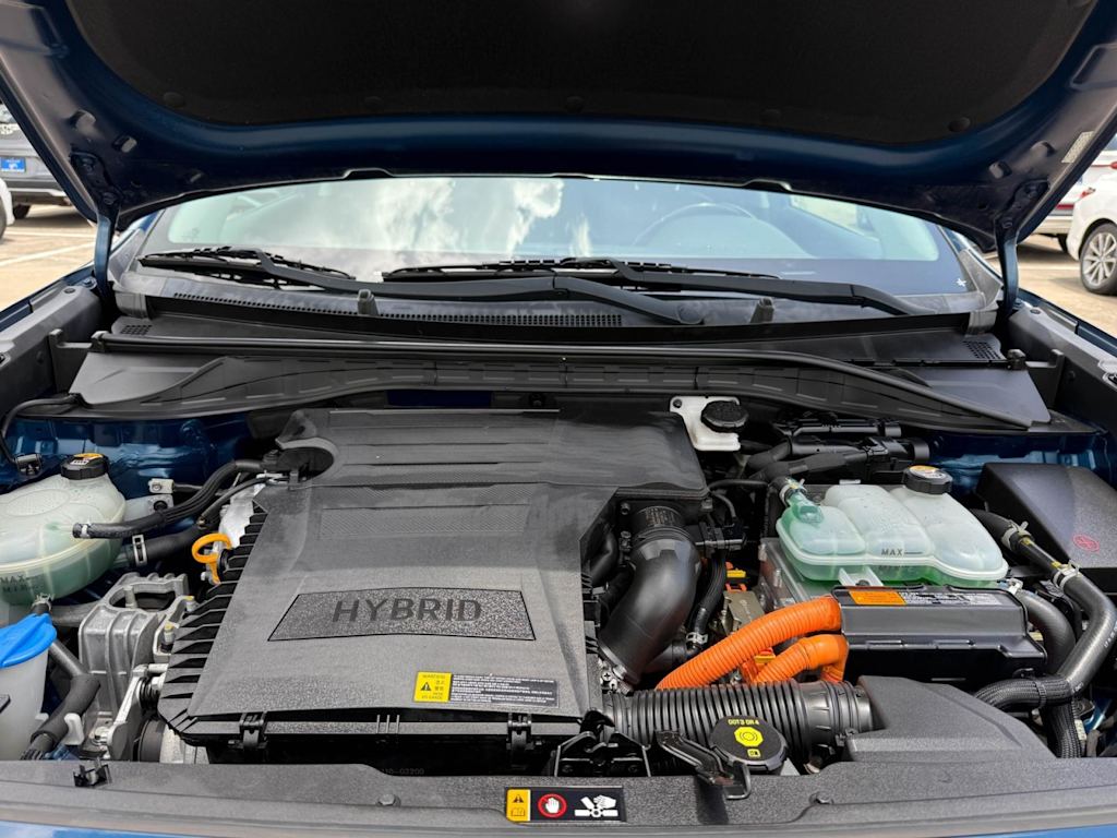 Thumbnail: 2017 Kia Niro - 8