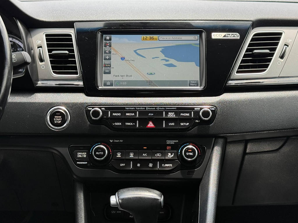 Thumbnail: 2017 Kia Niro - 14