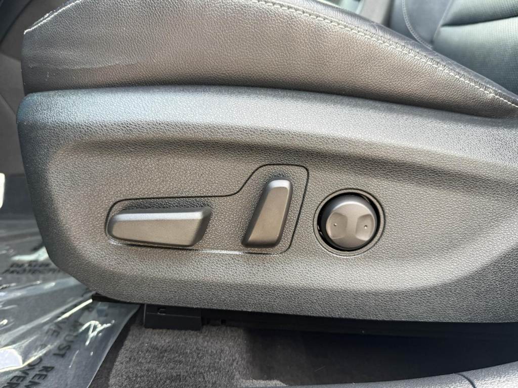 Thumbnail: 2017 Kia Niro - 24
