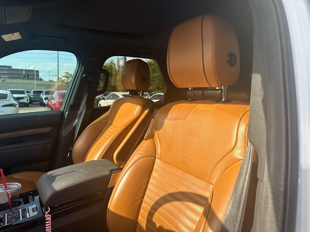 Thumbnail: 2018 Land Rover Discovery - 4