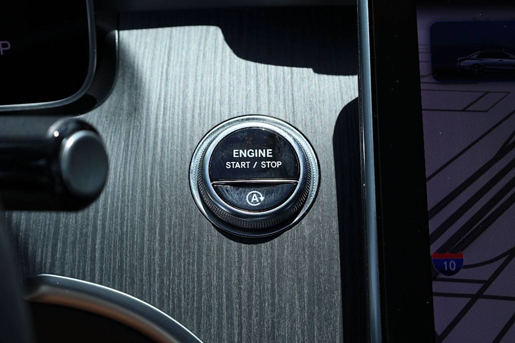 Thumbnail: 2024 Mercedes-Benz C-Class - 25
