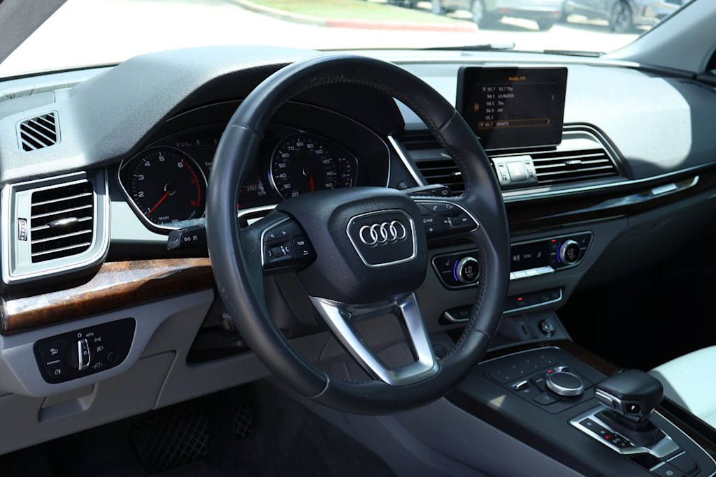 Thumbnail: 2020 Audi Q5 - 2