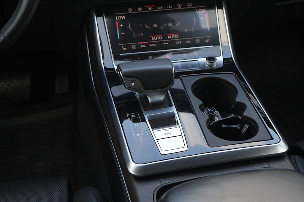 Thumbnail: 2019 Audi Q8 - 16