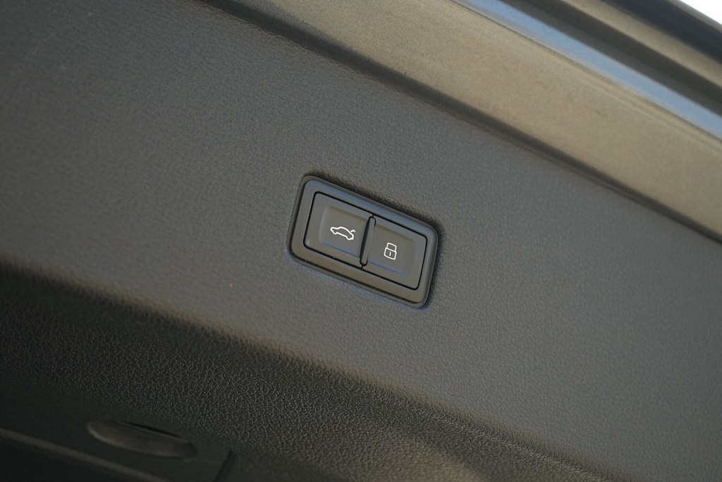 Thumbnail: 2019 Audi Q8 - 29