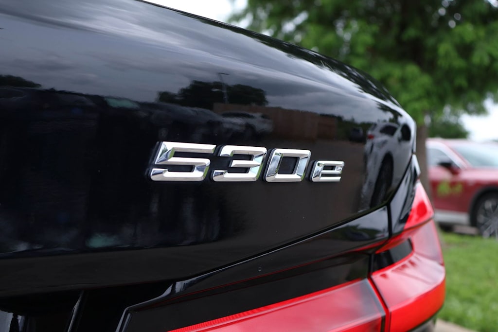 Thumbnail: 2023 BMW 5 Series - 7