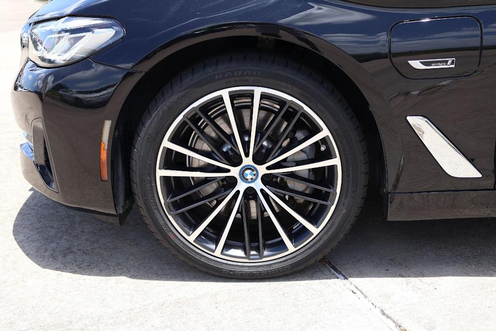 Thumbnail: 2023 BMW 5 Series - 8