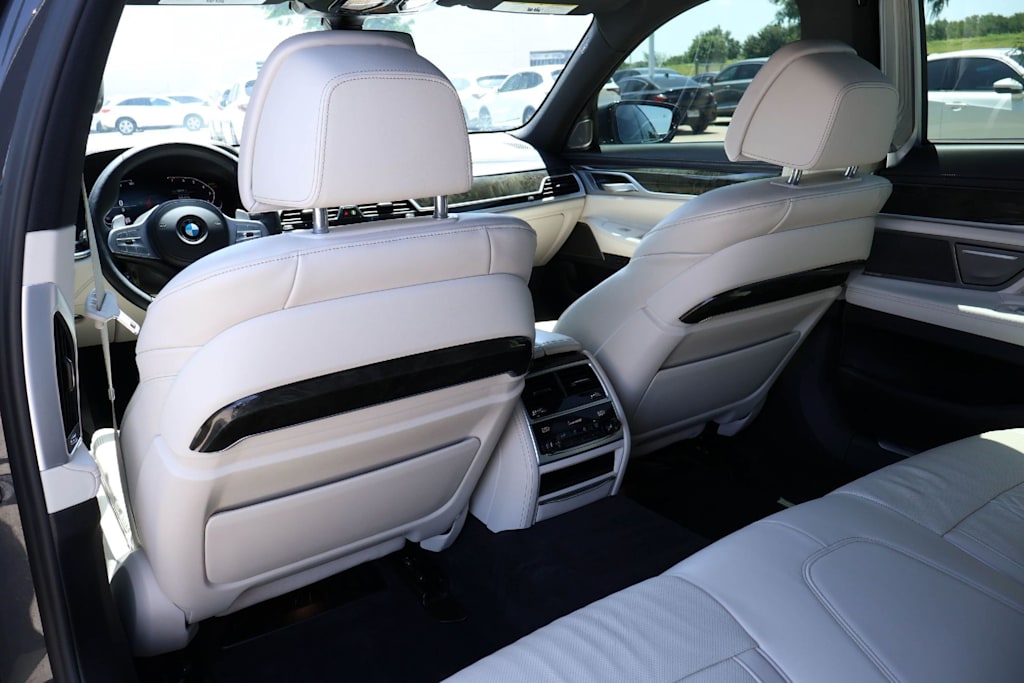 Thumbnail: 2022 BMW 7 Series - 13