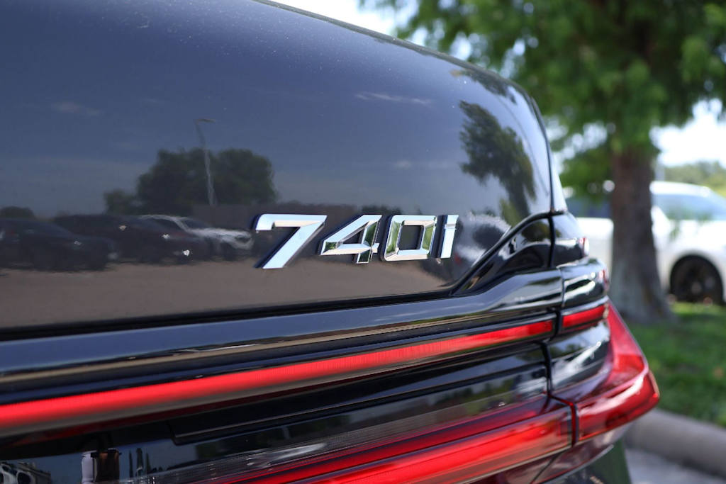 Thumbnail: 2022 BMW 7 Series - 7