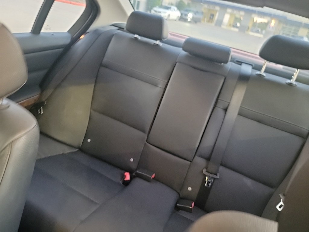 Thumbnail: 2010 BMW 3 Series - 5