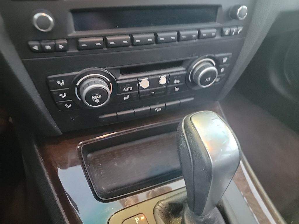 Thumbnail: 2010 BMW 3 Series - 10