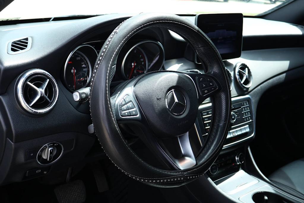 Thumbnail: 2019 Mercedes-Benz CLA - 2