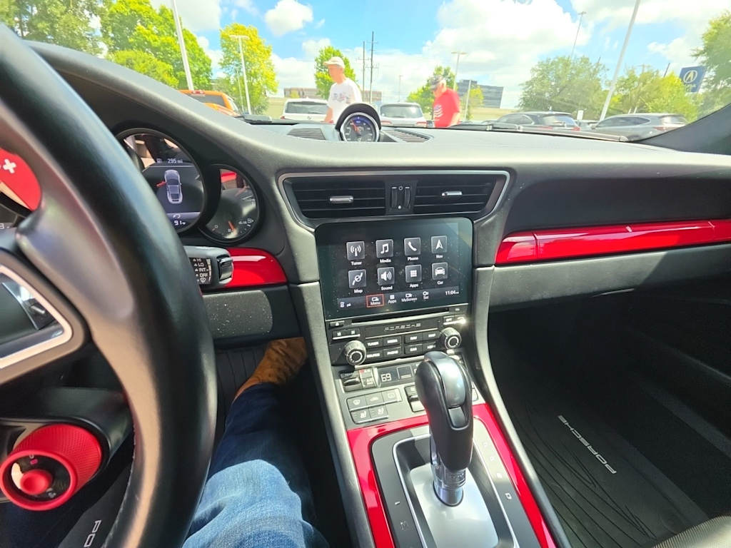 Thumbnail: 2017 Porsche 911 - 2