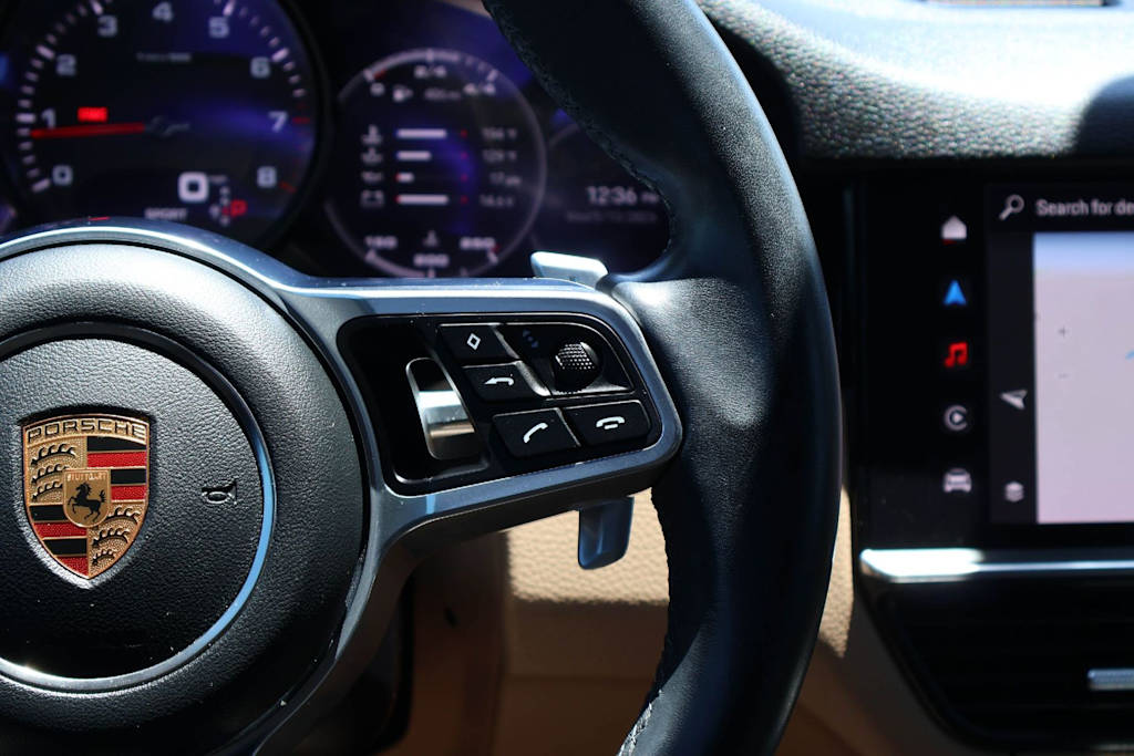 Thumbnail: 2022 Porsche Cayenne - 22