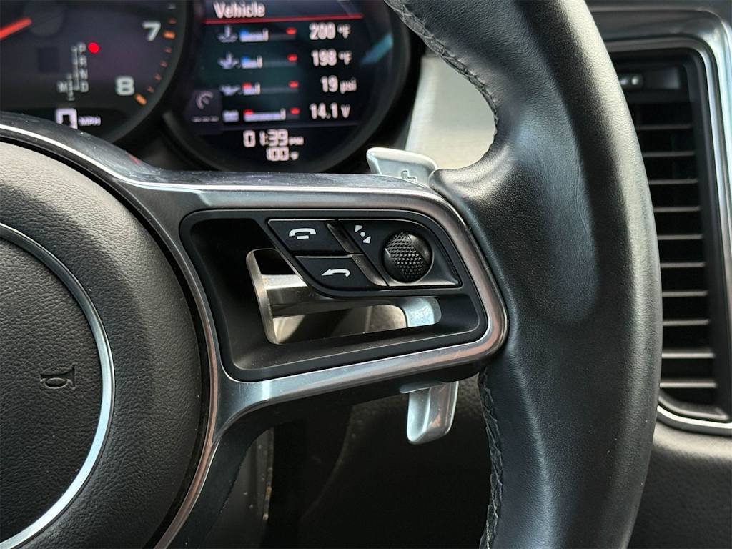 Thumbnail: 2018 Porsche Macan - 23