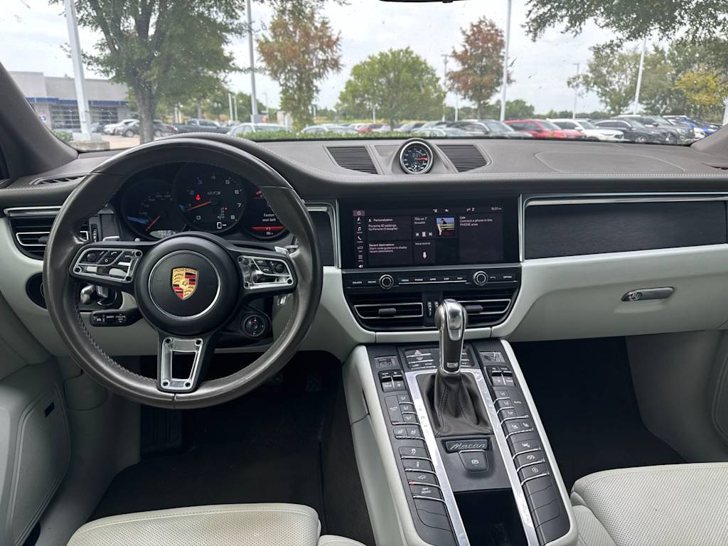 Thumbnail: 2021 Porsche Macan - 2