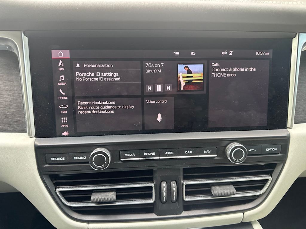 Thumbnail: 2021 Porsche Macan - 7