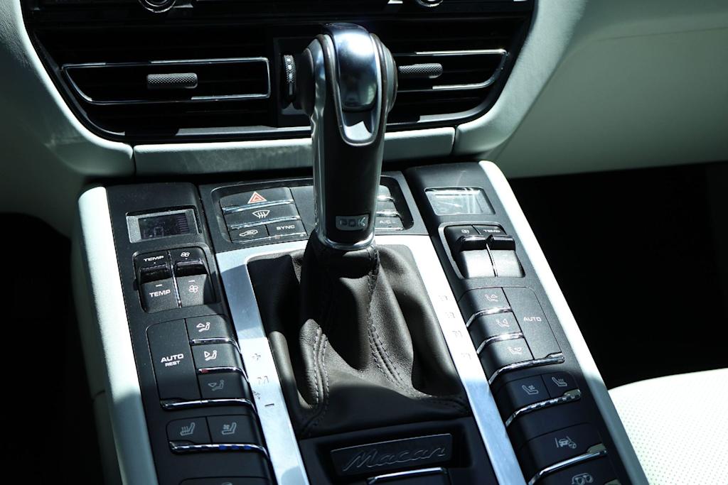 Thumbnail: 2021 Porsche Macan - 14